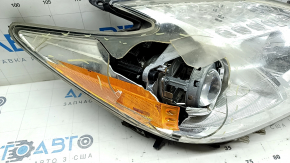 Фара передняя правая Toyota Prius 30 13-15 рест, галоген, разбито стекло