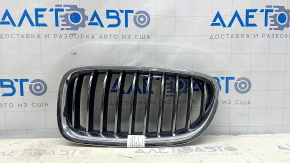 Решетка радиатора grill левая BMW 5 F10 14-16 хром без ночного видения, Base, царапины, тычки на хроме, песок