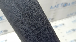 Накладка порога внутренняя передняя правая BMW 5 F10 11-16 черная, сломано крепление, царапины