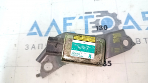 Датчик подушки безопасности задний правый Lexus RX300 RX330 RX350 RX400h 04-09