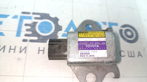 Датчик подушки безопасности задний правый Toyota Sienna 04-10