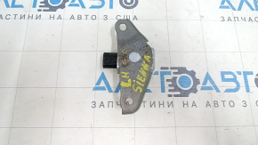 Датчик подушки безопасности центральный левый Toyota Sienna 04-10