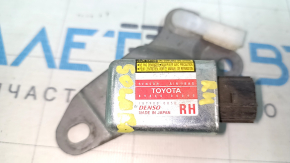 Датчик подушки безопасности центральный правый Toyota Solara 2.4 04-08