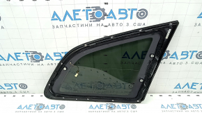 Geam din sticlă fixă stânga spate Volvo XC60 18-23 cu antenă, nuanțată, cu turnare cromată