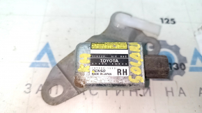 Датчик подушки безопасности центральный правый Toyota Solara 2.4 04-08