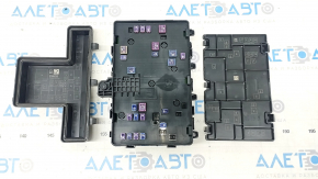 Блок предохранителей подкапотный Ford Fusion mk5 17-20 hybrid, plug-in, сломано крепление