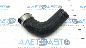 Патрубок интеркулера правый первый Volvo XC60 18-26 T5, T6, T8