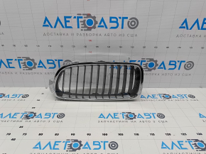 Решетка радиатора grill левая BMW 3 F30 4d 12-18