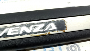 Накладка порога передняя правая Toyota Venza 21-24 черная, хром вставка, в пленке, коррозия