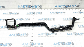 Накладка передней панели правая Volvo XC60 18-26 серая Iron Ore с хромом, сломаны крепления, царапины, коррозия