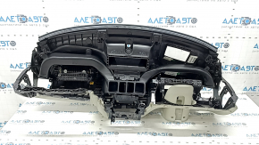 Торпедо передняя панель с AIRBAG Volvo XC60 18-26 черная с серым, под проекцию, с обрамлением рулевой колонки