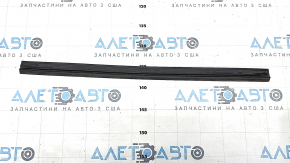Уплотнитель резина двери багажника Volvo XC60 18-26 верхний