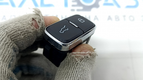 Кнопка закрытия двери багажника Ford Explorer 20-25 хром, вздулось покрытие