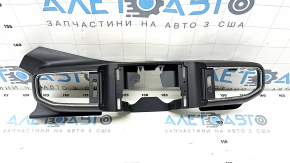 Накладка дефлектора воздуховода передней панели центральная Ford Explorer 20-24 черная с хром, царапины