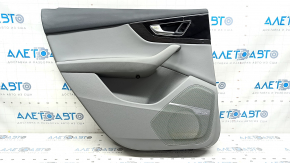 Обшивка двери карточка задняя левая Audi Q7 16-19 кожа серая BOSE, вставка кожа серая, молдин под темное дерево и черный глянец, подлокотник кожа серая, с ручкой и накладками, примятость, тычка