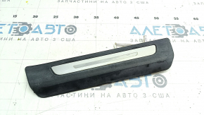 Накладка порога задняя правая внешняя Audi Q7 16-26 черная с хромом, подсветка, царапины
