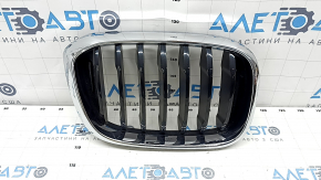 Решетка радиатора grill правая BMW X3 G01 18-21 ноздря, хром обрамление+ черная решетка, сломано крепление
