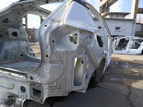 Четверть крыло задняя правая Volvo XC40 19-26 на кузове, белая, тычка