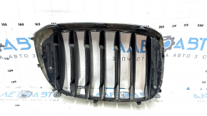 Решетка радиатора grill левая BMW X3 G01 18-21 ноздря, хром обрамление+ хром решетка, песок, царапины