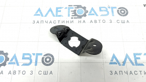 Кронштейн отбойника двери багажника нижний правый Volvo XC40 19-26 на кузове