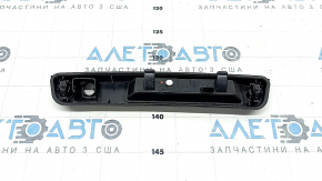 Планка подсветки номера двери багажника Volvo XC40 19-26 с ручкой и кнопкой под камеру