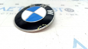 Эмблема капота BMW X3 G01 18-24 полез лак