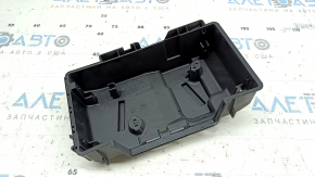 Кронштейн блока предохранителей багажника Mercedes C-class W205 15-19