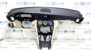 Торпедо передняя панель с AIRBAG Mercedes C-class W205 15-18 без проекции, черная, бежевые накладки