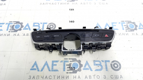 Блок кнопок центральной консоли центральный Mercedes C-class W205 15-18 под часы, скол