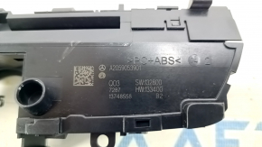 Блок кнопок центральной консоли центральный Mercedes C-class W205 15-18 под часы, скол