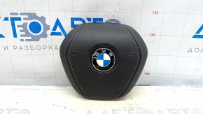 Подушка безопасности airbag в руль водительская BMW X5 G05 19-26 кожа черная, царапины на эмблеме, ржавый пиропатрон
