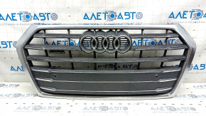 Решетка радиатора grill Audi Q5 80A 18-20 в сборе, с эмблемами, хром, под парктроники, песок