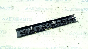Накладка порога передняя правая BMW X5 G05 19-26 черная с хром вставкой BMW, с подсветкой, потерта, окислена