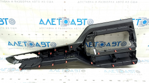 Накладка передней панели правая Toyota Highlander 20-26 с молдингом под 8" дисплей, царапины