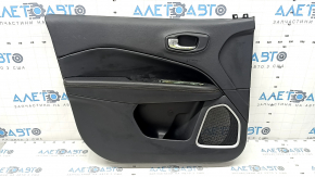 Cartelă de ornamente uși față stânga Jeep Compass 17-21 negru, cotieră piele neagră, cusături maro, plastic albit, zgârieturi, curățare chimică