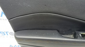 Cartelă de ornamente uși față stânga Jeep Compass 17-21 negru, cotieră piele neagră, cusături maro, plastic albit, zgârieturi, curățare chimică