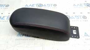Подлокотник центральной консоли Jeep Renegade 15-17 кожа, черный, красная строчка