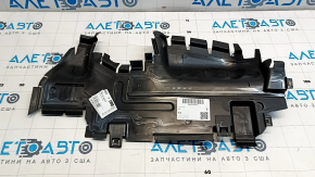 Дефлектор радиатора правый Audi Q7 16-19 2.0T