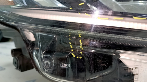 Фара передняя правая в сборе Ford Escape MK4 20-22 LED, царапины, трещина, полез лак