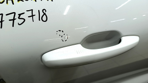Дверь в сборе передняя правая Ford Escape MK4 20-26 keyless, белый AZ, тычки, царапины на молдинге