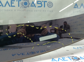 Лобовое стекло Tesla Model S 12-20 под камеру, с датчиком дождя, с подогревом дворников, трещина