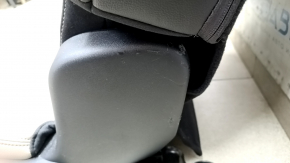 Задний ряд сидений 2 ряд левый Ford Escape MK4 20-22 без airbag, кожа, бежевая с черным, перфорация, с подлокотником и ремнем, царапины, трещина накладки, под чистку
