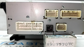 Монитор, дисплей Toyota Prius V 12-15 дорест, царапина