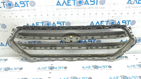 Решетка радиатора grill Ford Escape MK3 17-19 рест, серая, с хромом, с эмблемой, тычки, песок