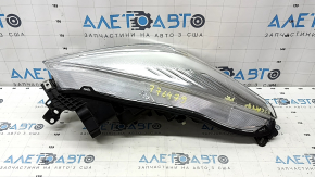 Фара передняя правая голая Ford Escape MK3 17-19 рест галоген светлая, песок, царапины