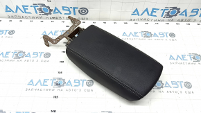 Подлокотник Ford Escape MK3 17-19 кожа черная, серая строчка, ржавый кронштейн, вмятина