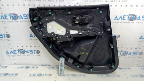 Обшивка двери карточка задняя правая Jeep Cherokee KL 19-22 черная с черной вставкой кожа, подлокотник черный кожа с белой строчкой, молдинг серый, с ручкой, потертости, царапины