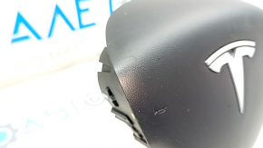 Подушка безопасности airbag в руль водительская Tesla Model 3 18- черн, ржавый пиропатрон, потерта