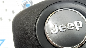 Подушка безопасности airbag в руль водительская Jeep Grand Cherokee WK2 14-18 черная, царапины, ржавый пиропатрон