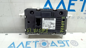 Монитор, дисплей Ford Fiesta 11-19 царапины